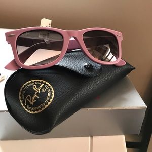 Brand new Ray-Ban Pink Wayfarer 2140